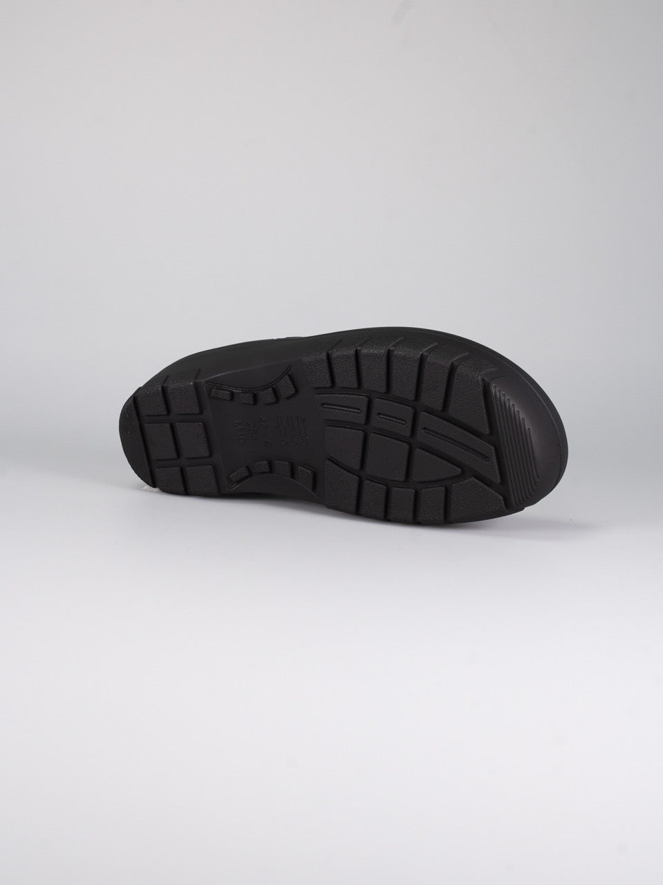 Antislipzool met laddergrip van de Rocker Gardy Cork Black tuinklomp
